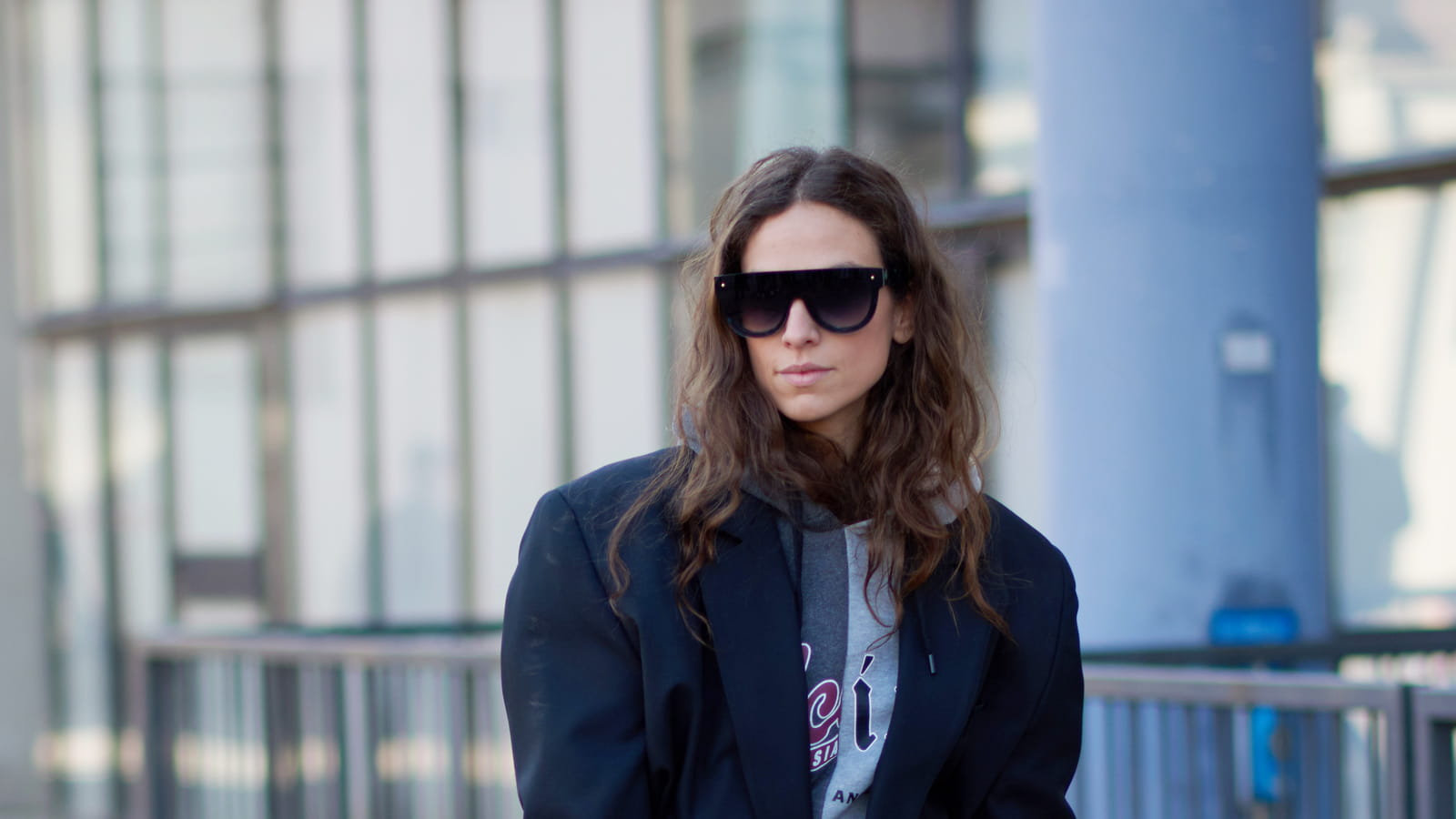Le blazer à larges épaules