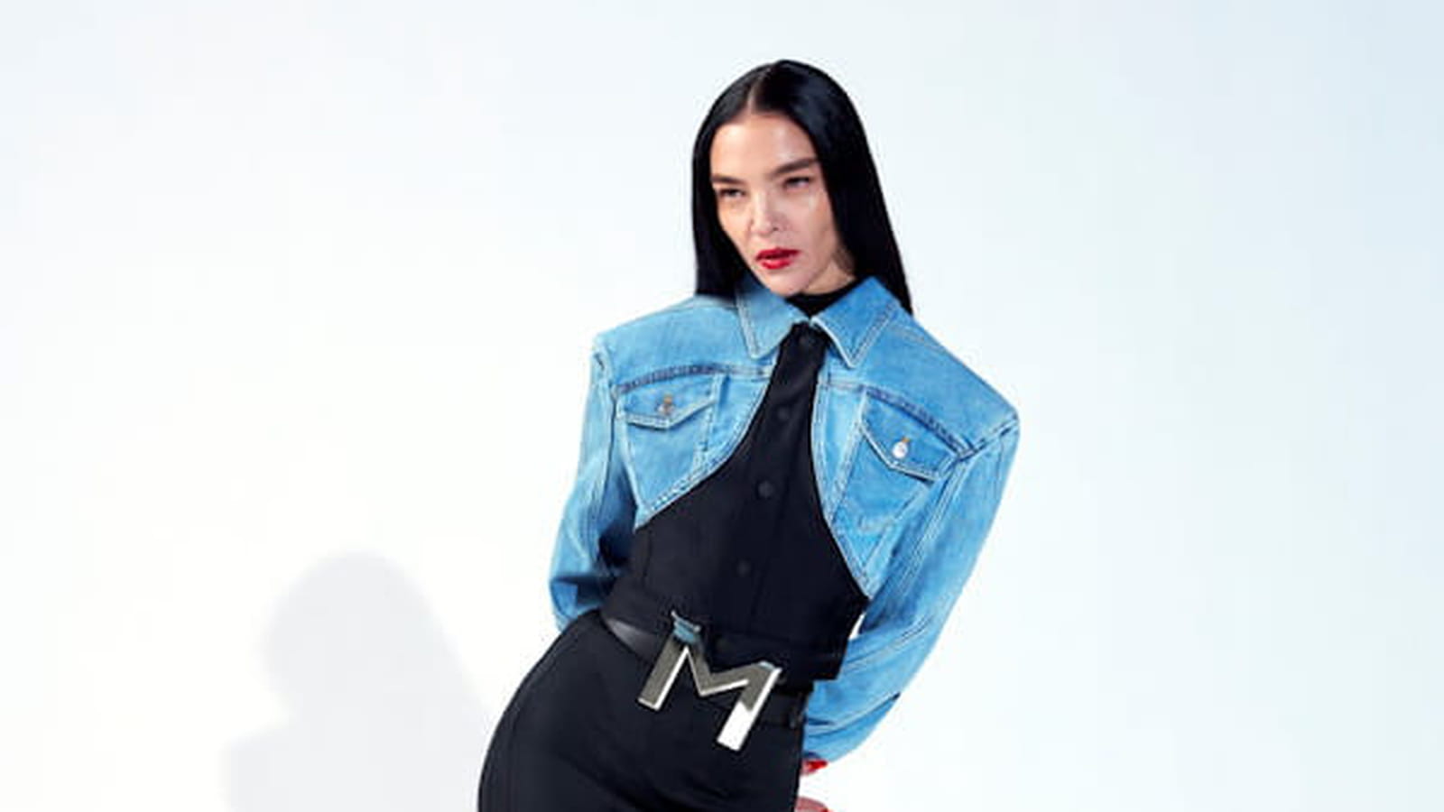 Top, ceinture et minijupe Mugler H&M