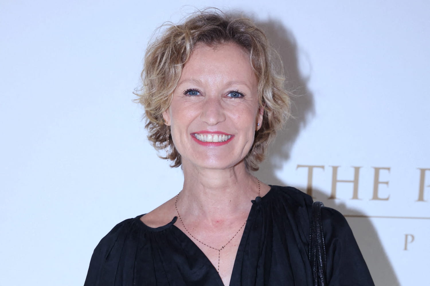 Against the pimples, Alexandra Lamy keeps this gesture transmitted by her mother – and he always works