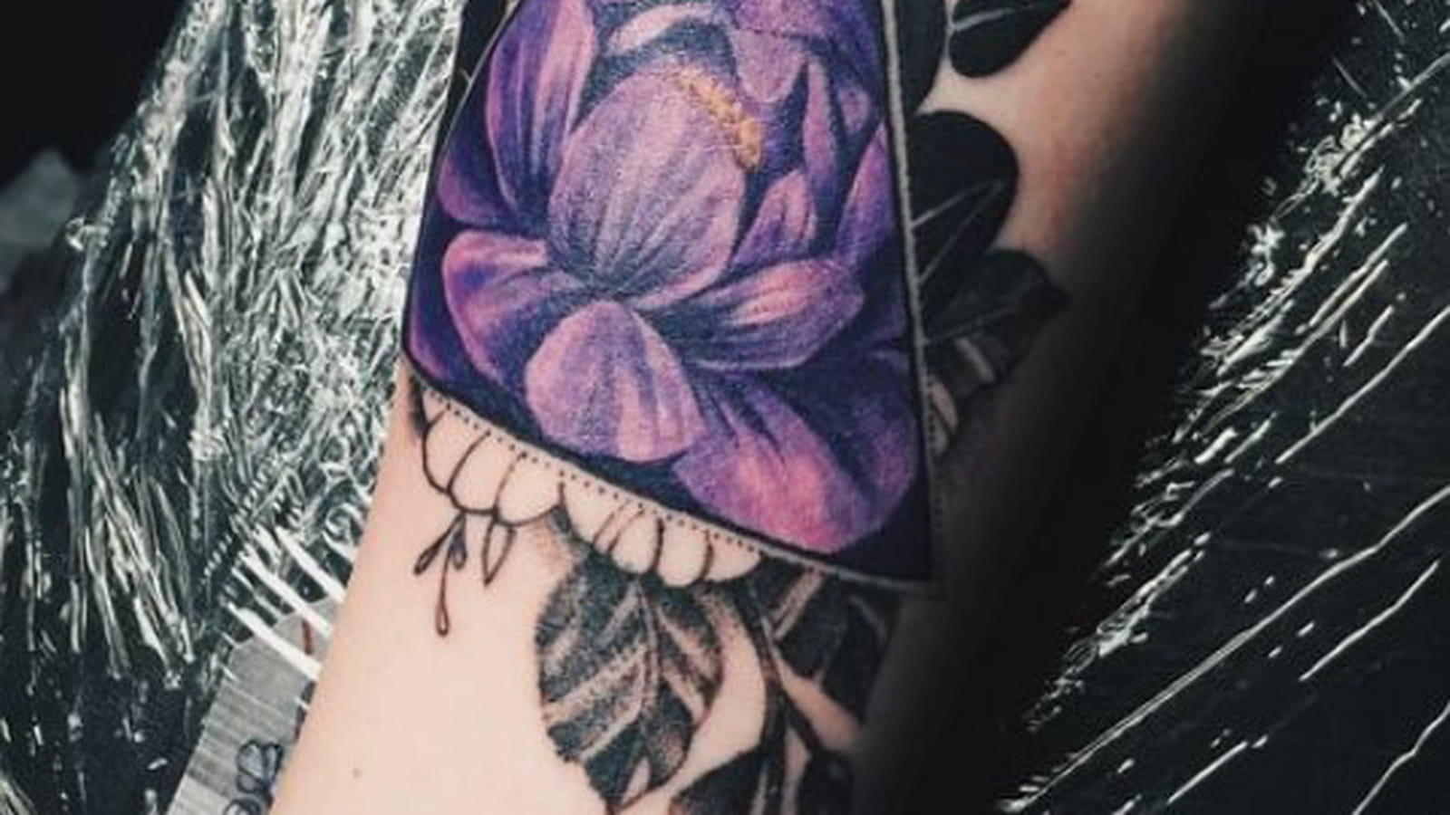 Pivoine violette et triangle 