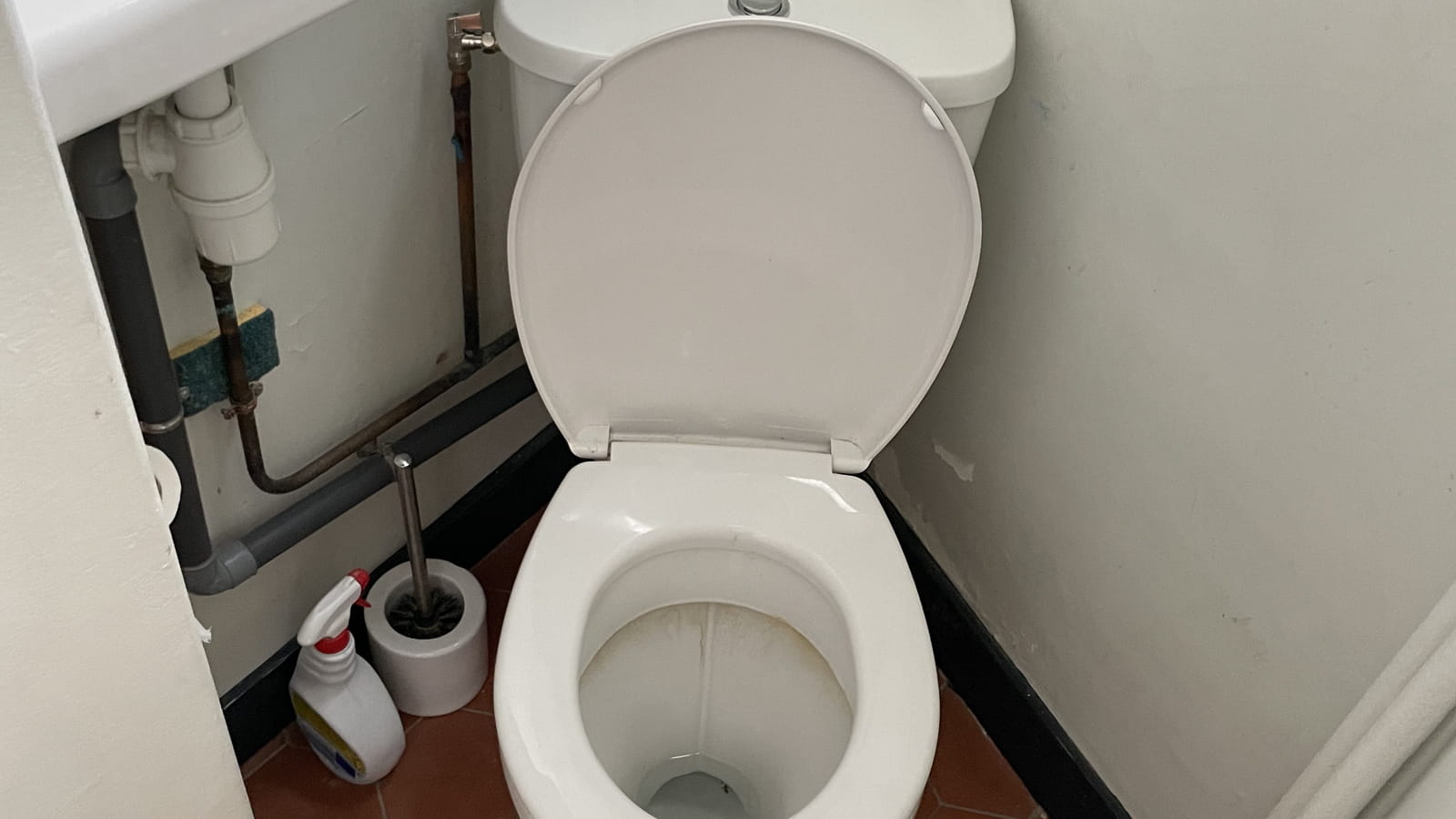 WC avant 