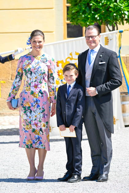 Victoria de Su&egrave;de en robe rose &agrave; fleurs