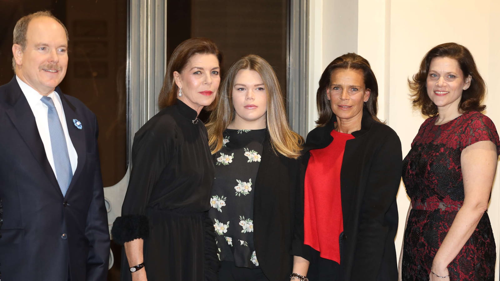 Prince Albert II de Monaco, Princesse Caroline d'Hanovre, Princesse Stephanie de Monaco, sa fille Camille Gottlieb et Toby Boshak (présidente de la fondation Princesse Grace) 