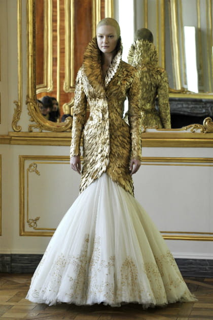 D&eacute;fil&eacute; Alexander McQueen posthume "Angels and demons" automne-hiver 2010-2011