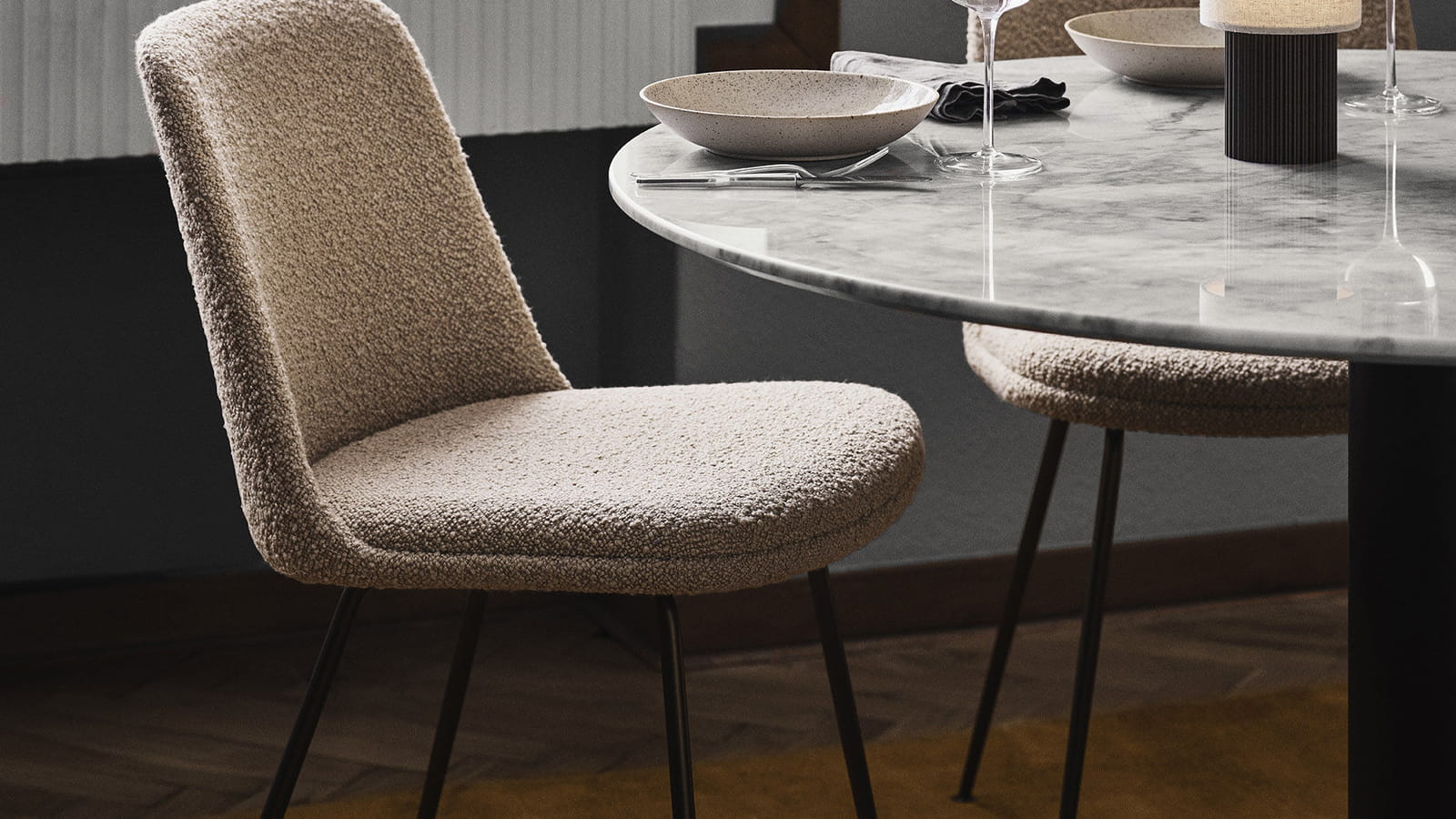 Chaise en laine bouclée
