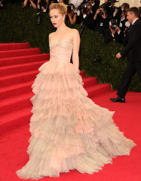 Gala du Met Ball 2014&nbsp;: Suki Waterhouse en Burberry