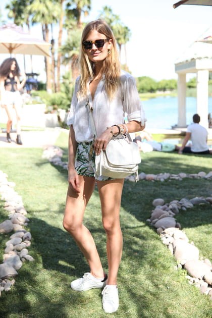 Constance Jablonski, décontractée