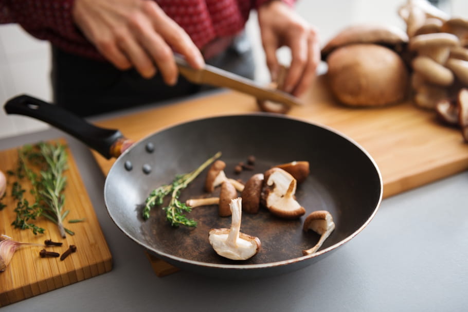 Nos astuces pour allonger la durée de vie des poêles et casseroles
