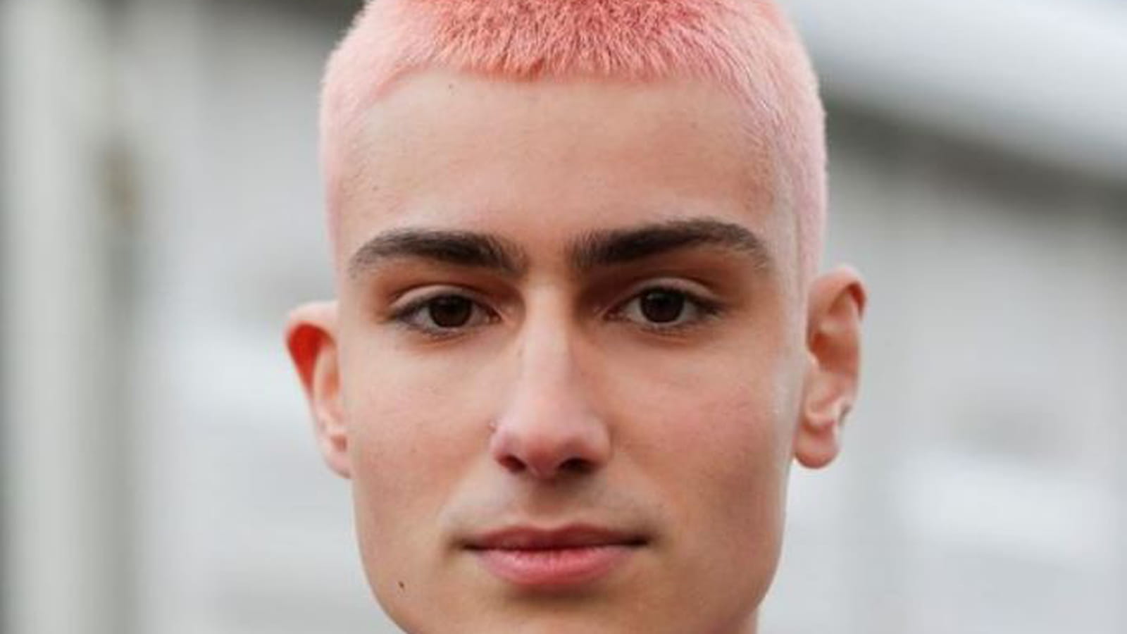 Les cheveux courts colorés