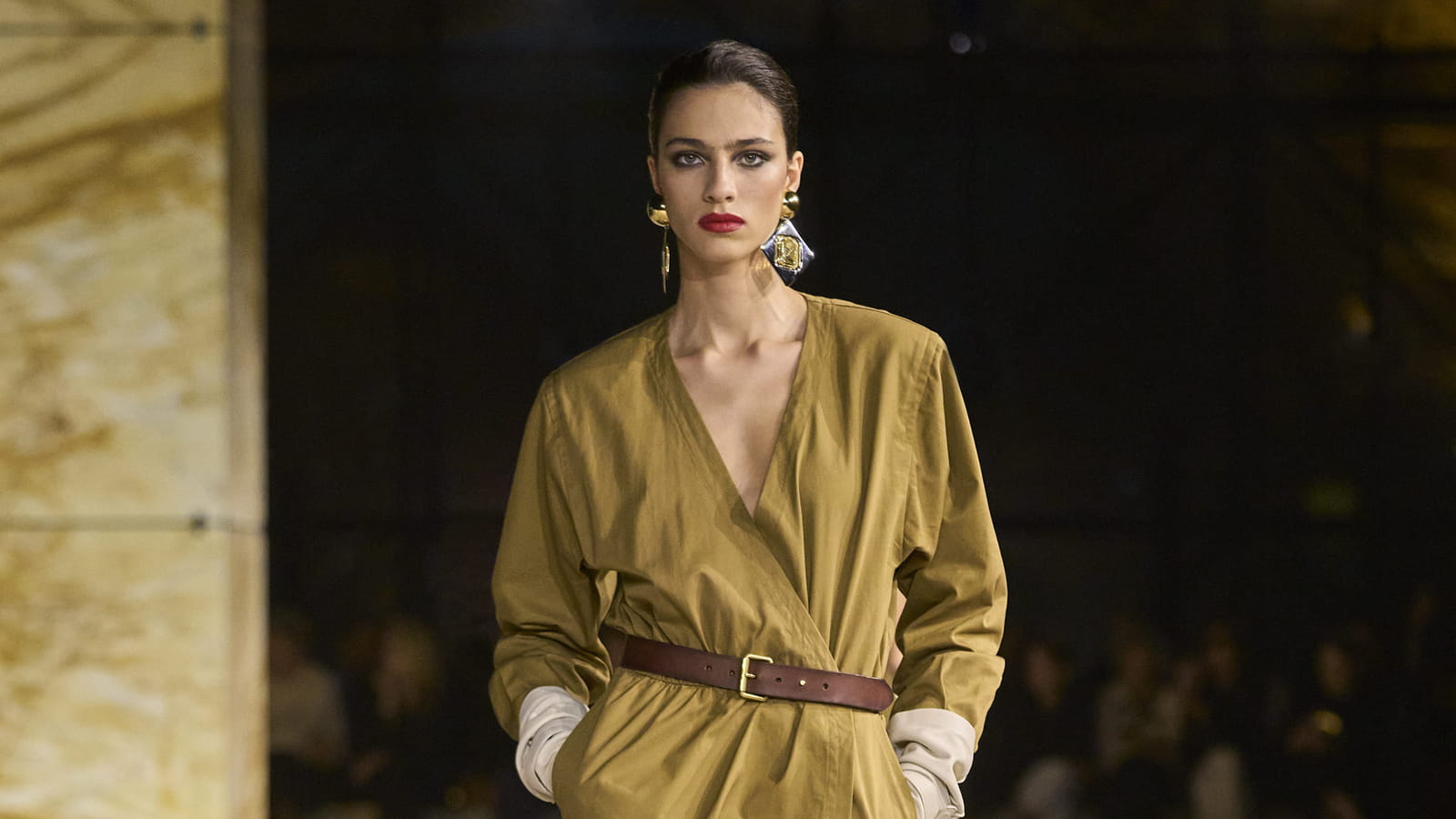 Look 18