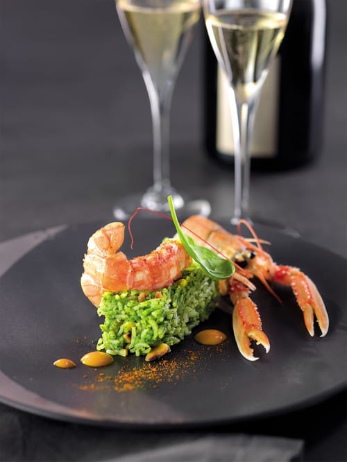 Langoustine mi-cuites à l'orange, riz basmati vert, jus réduit en émulsion