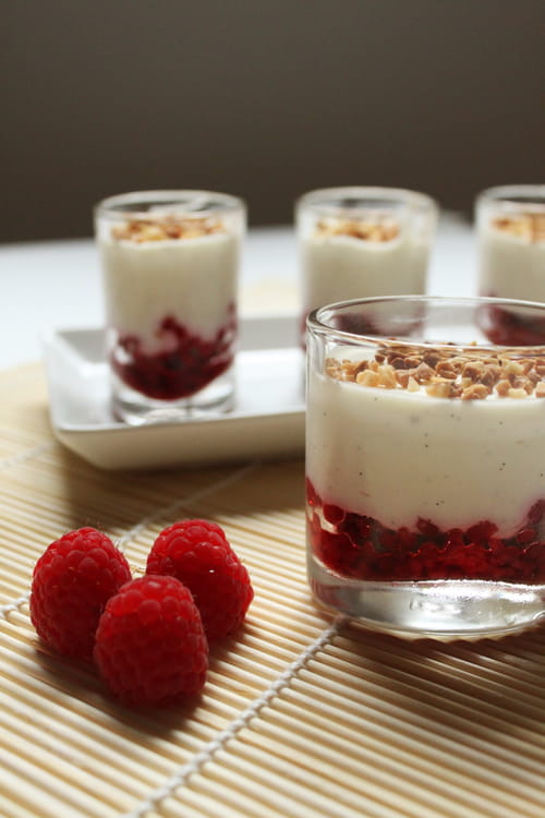 Verrine mousse chocolat blanc/vanille et framboises