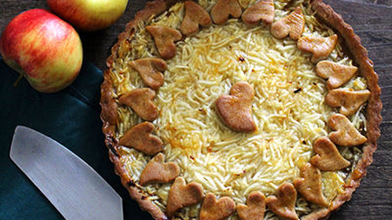 Tarte à la compote d'abricots et pommes râpées