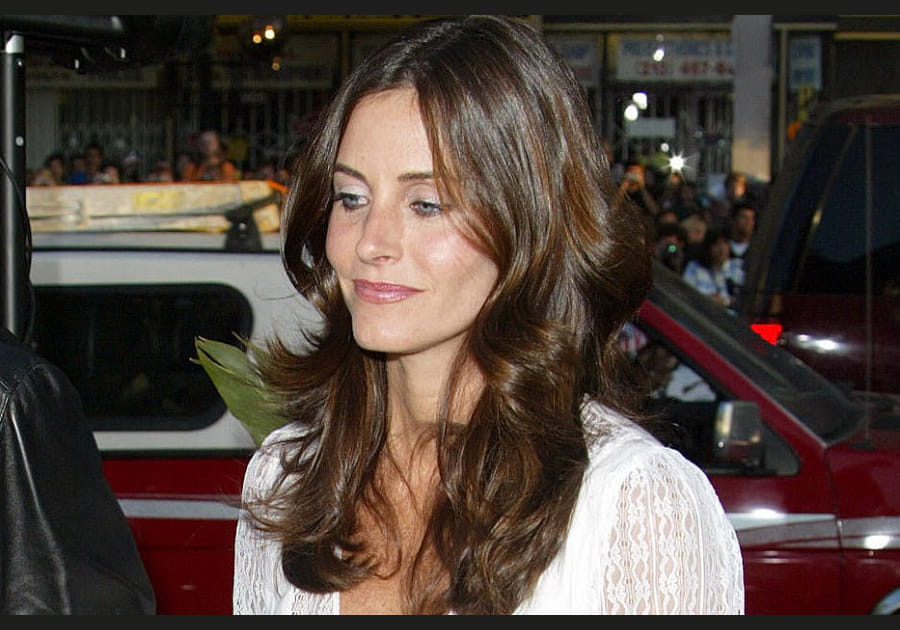Courteney Cox, fra&icirc;che avec sa coupe papillon brune