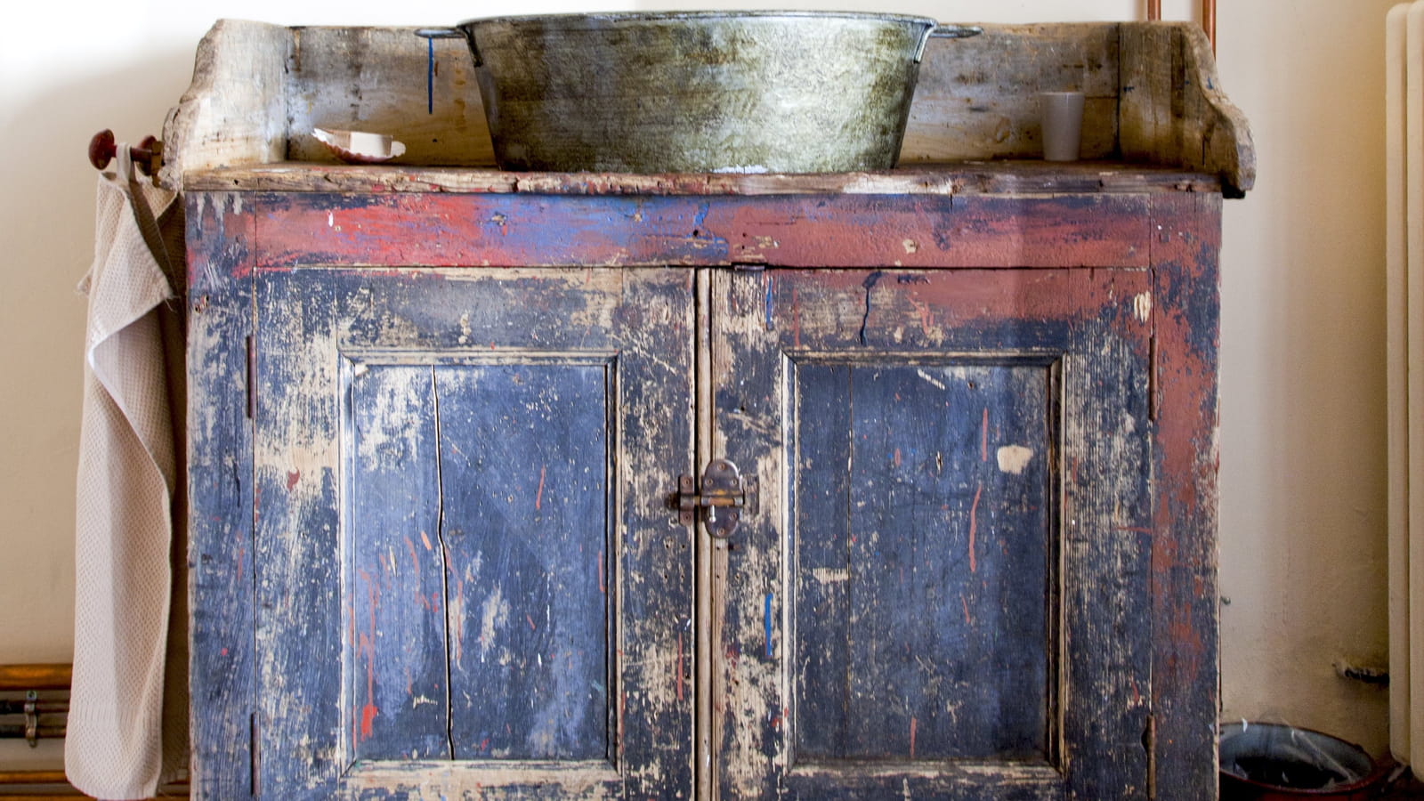Antique bassine détournée