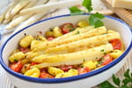 Mieux que la cuisson vapeur : les asperges ont plus de goût quand on les prépare comme ça
