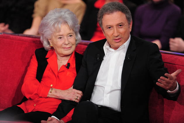 Claude Sarraute &eacute;tait sur le canap&eacute; rouge de Michel Drucker, en 2011