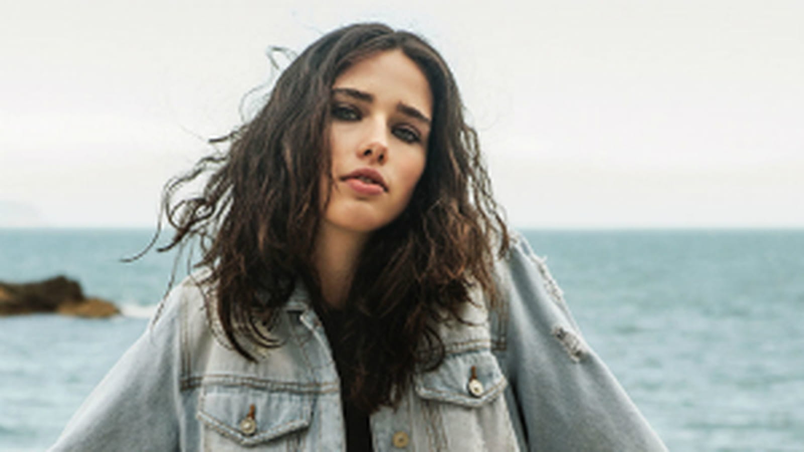 Crop top, blouson et short Stradivarius