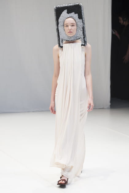 D&eacute;fil&eacute; Chalayan