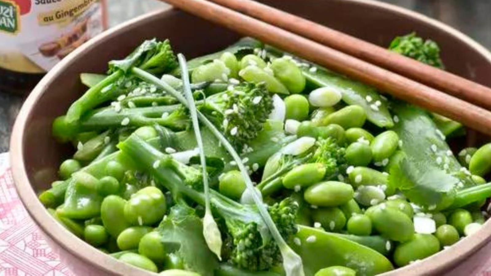 Salade de légumes verts, vinaigrette soja sésame