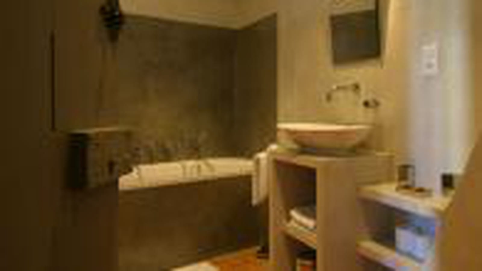 Salle de bains couleur taupe