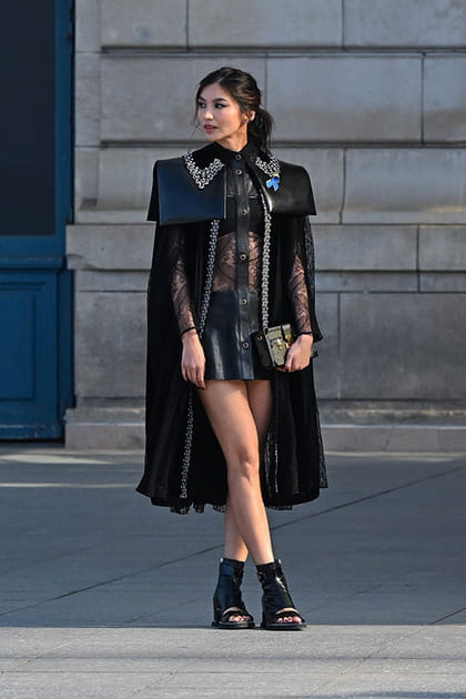 Gemma Chan au défilé Louis Vuitton