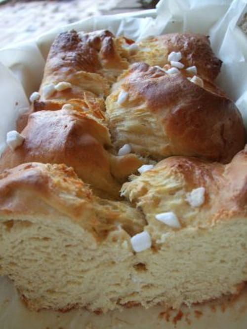 Brioche au yaourt brass&eacute;