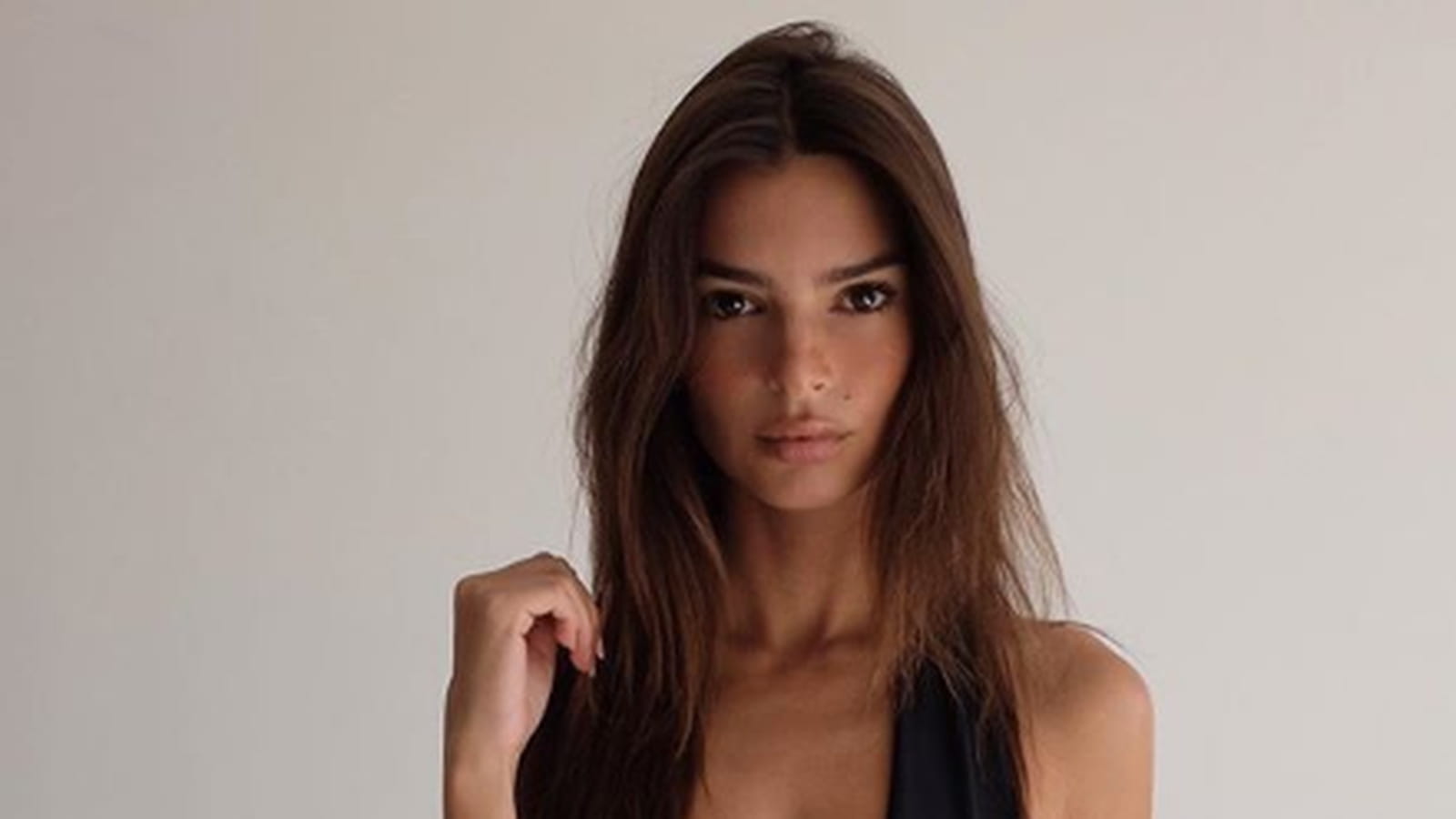 Emily Ratajkowski