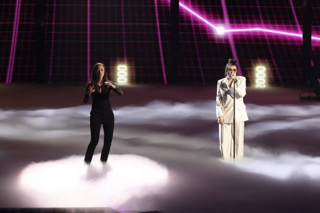 Hoshi interprète son titre "Fais-moi signe", sur son combat contre la surdité