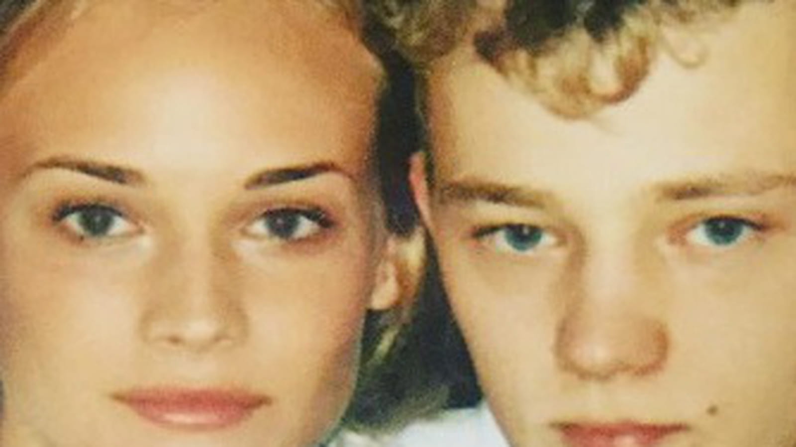 Avec son frère