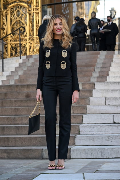 Pixie Lott au d&eacute;fil&eacute; Schiaparelli