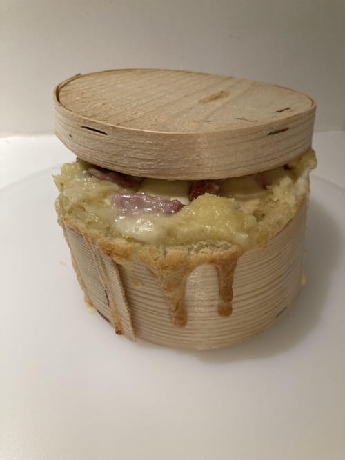 Saucisse de Morteau et Mont d'Or