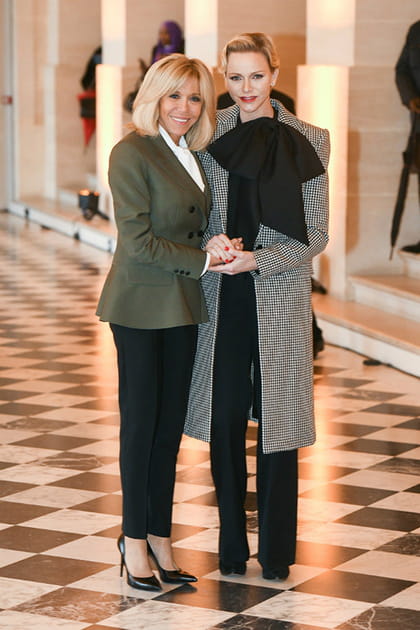 Charl&egrave;ne de Monaco avec une veste &agrave; n&oelig;ud