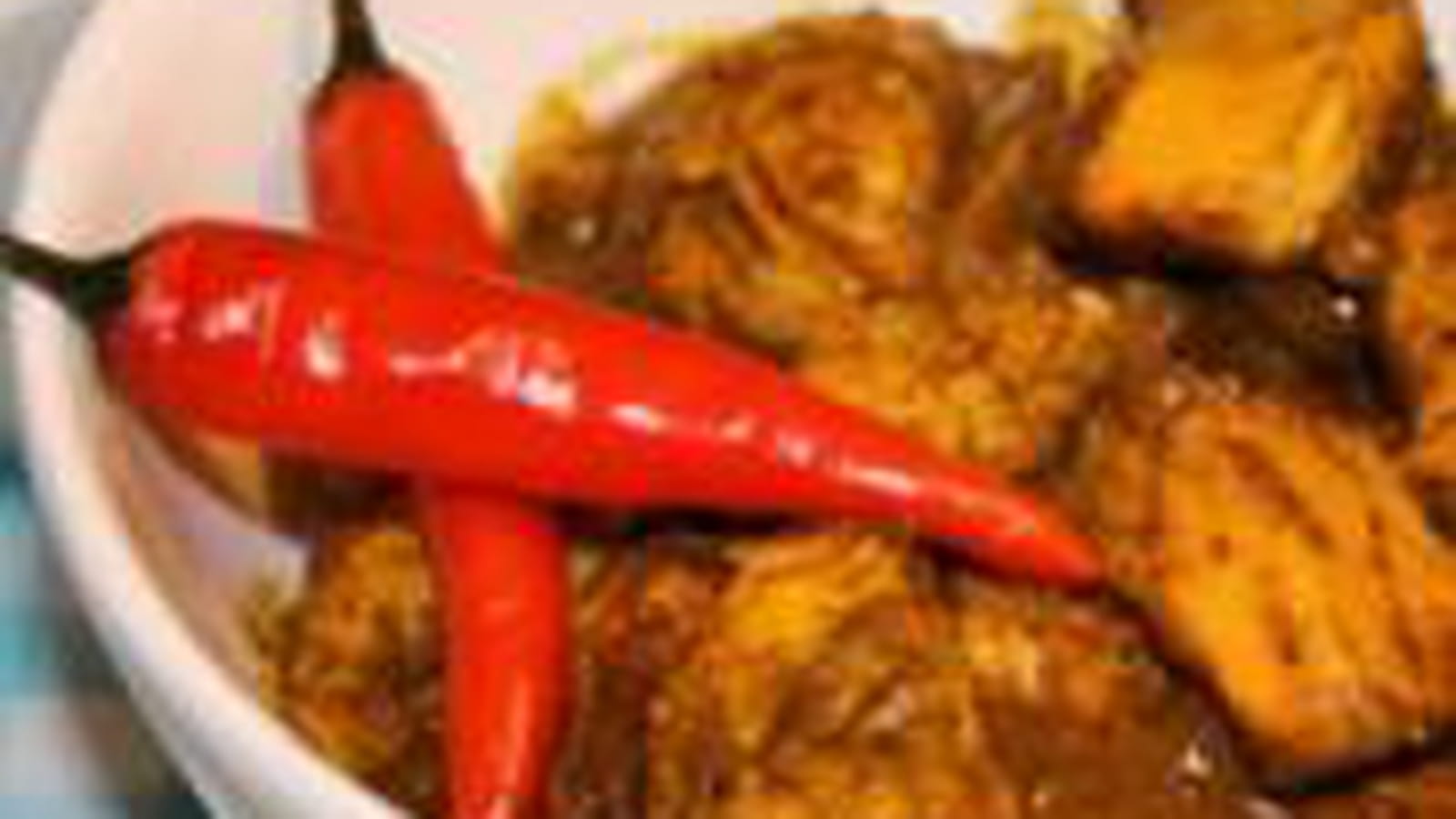 Poulet à la pâte de curry rouge et au piment