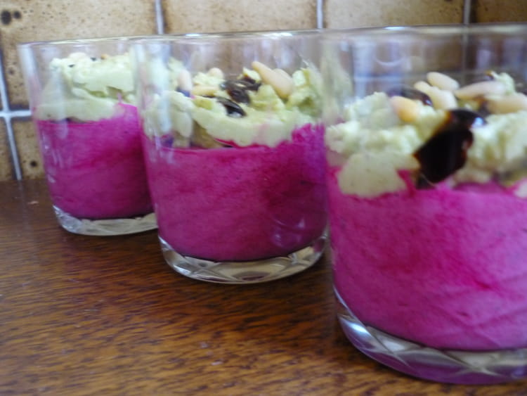 Recette de Verrines de betterave rouge au fromage frais, avocat et