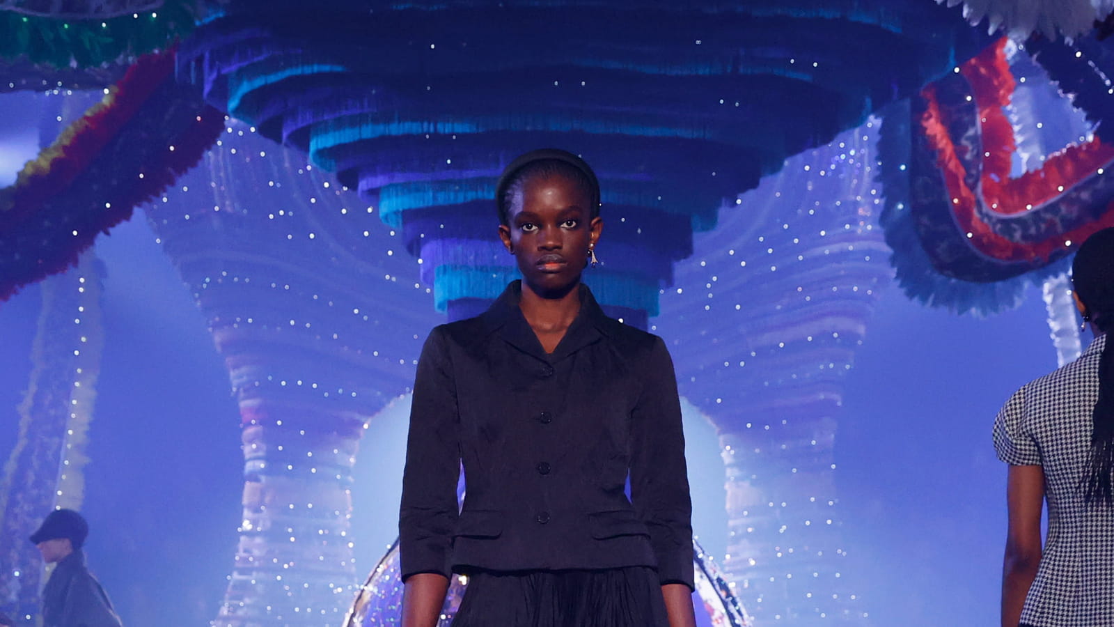 Look 16