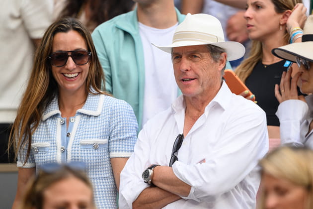 Hugh Grant et sa femme Anna Elisabet Eberstein &eacute;taient (eux aussi) &agrave; Roland-Garros&nbsp;!