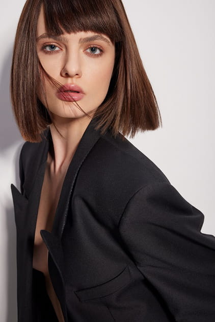 Le carr&eacute; &agrave; frange droite