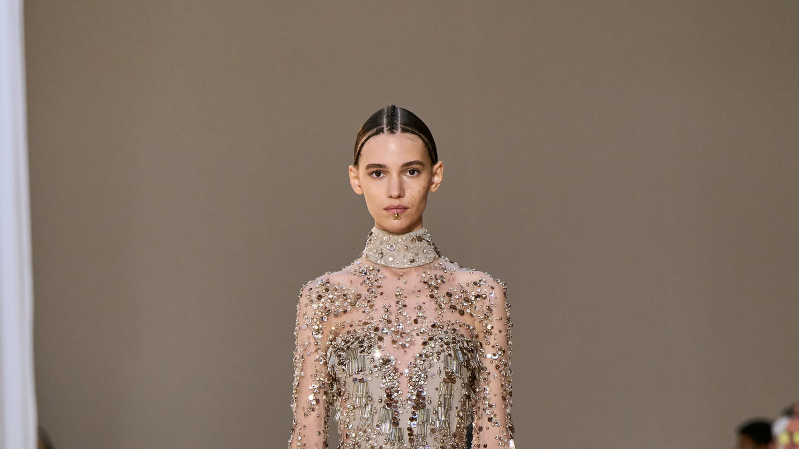 Look 16