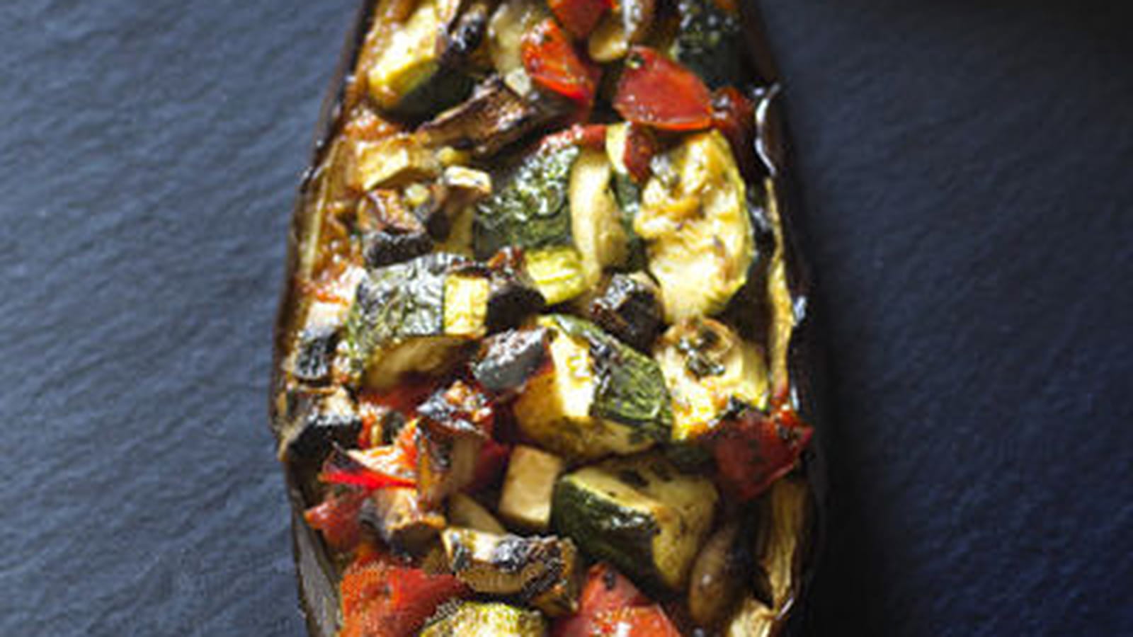 Aubergines farcies aux légumes  