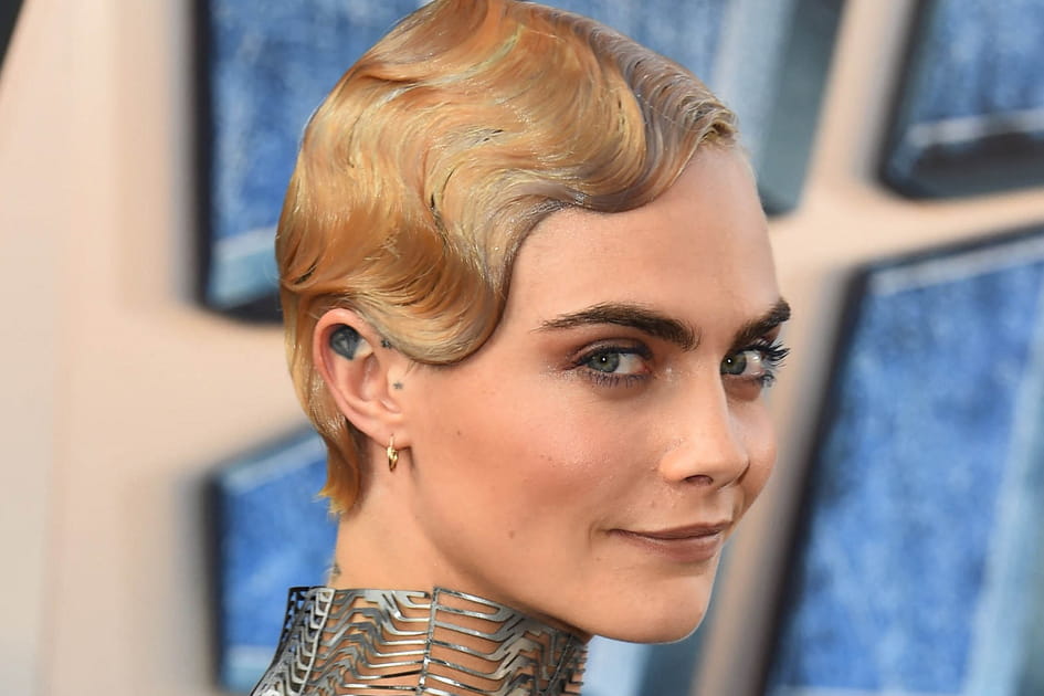 Les ondulations plaqu&eacute;es de Cara Delevingne