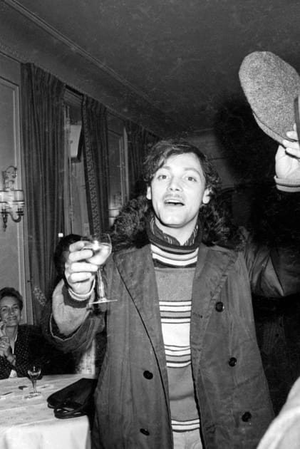 Lors d'une c&eacute;r&eacute;monie au Fouquet's, janvier 1976