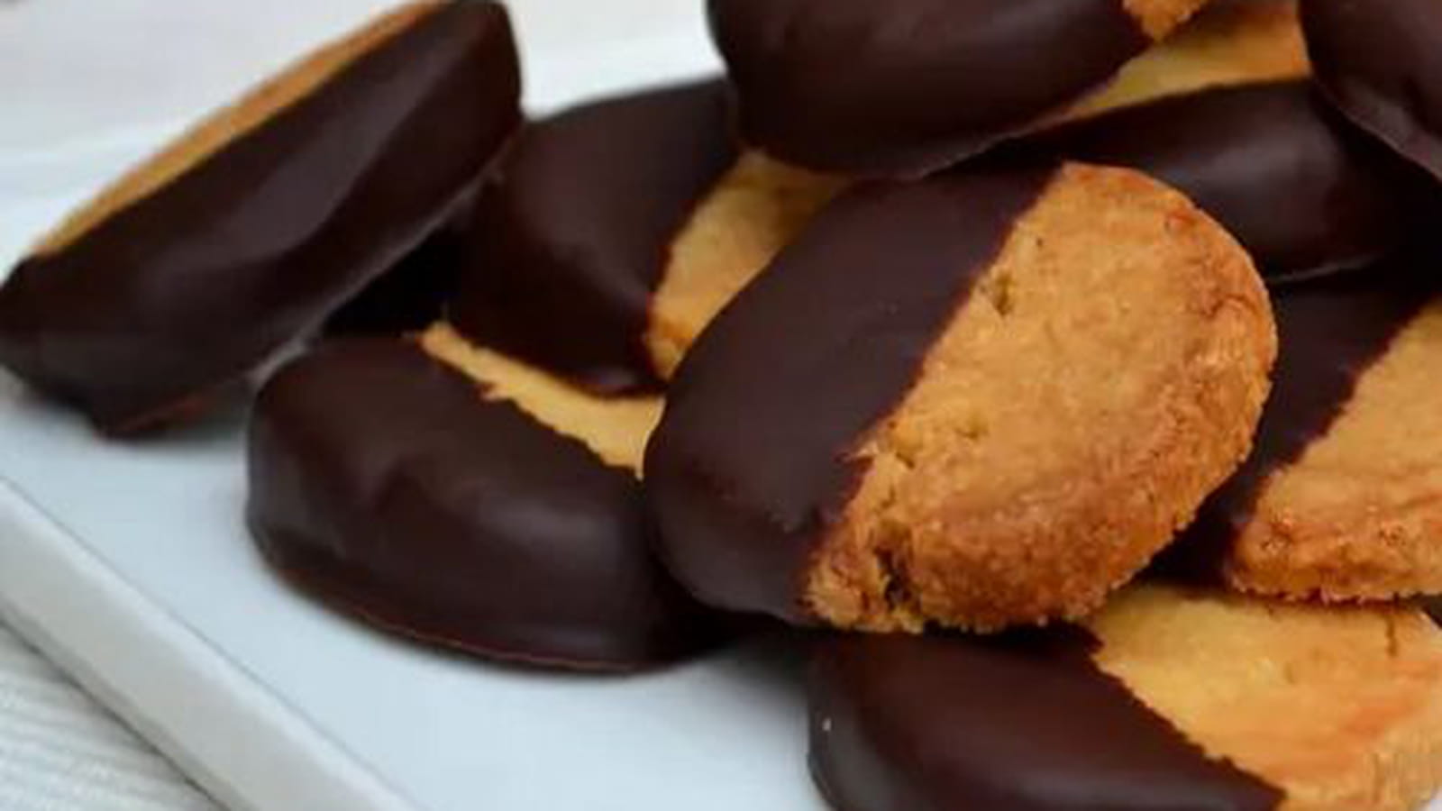 Biscuits sablés au beurre et chocolat