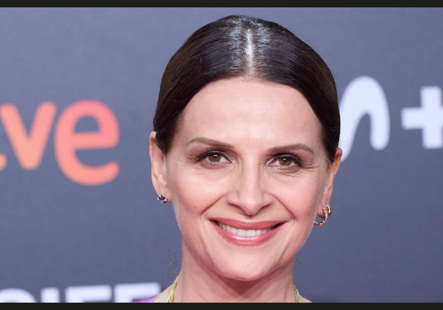 La raie au milieu de Juliette Binoche