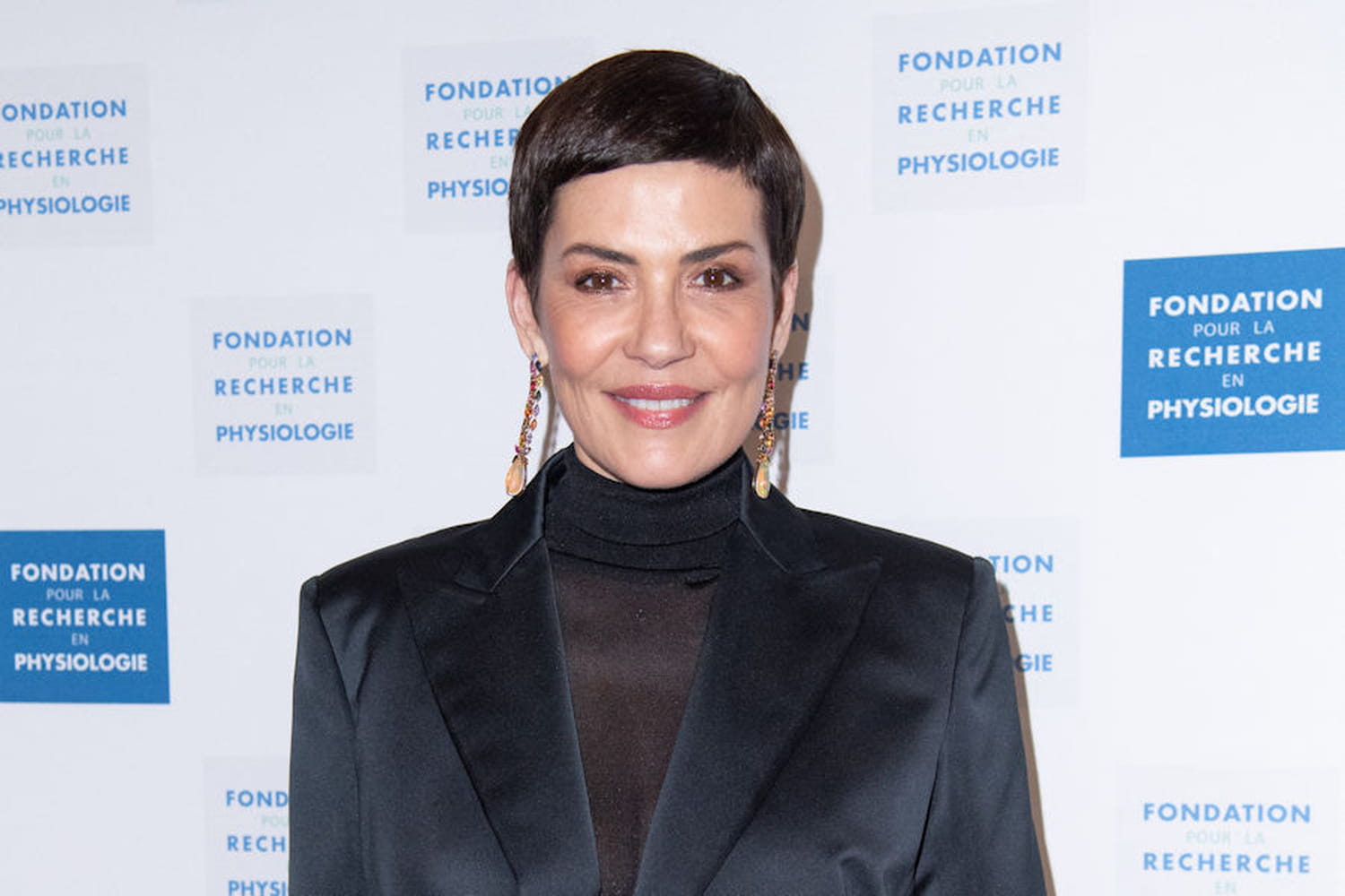 Cristina Cordula et son style élégant, des podiums au petit écran