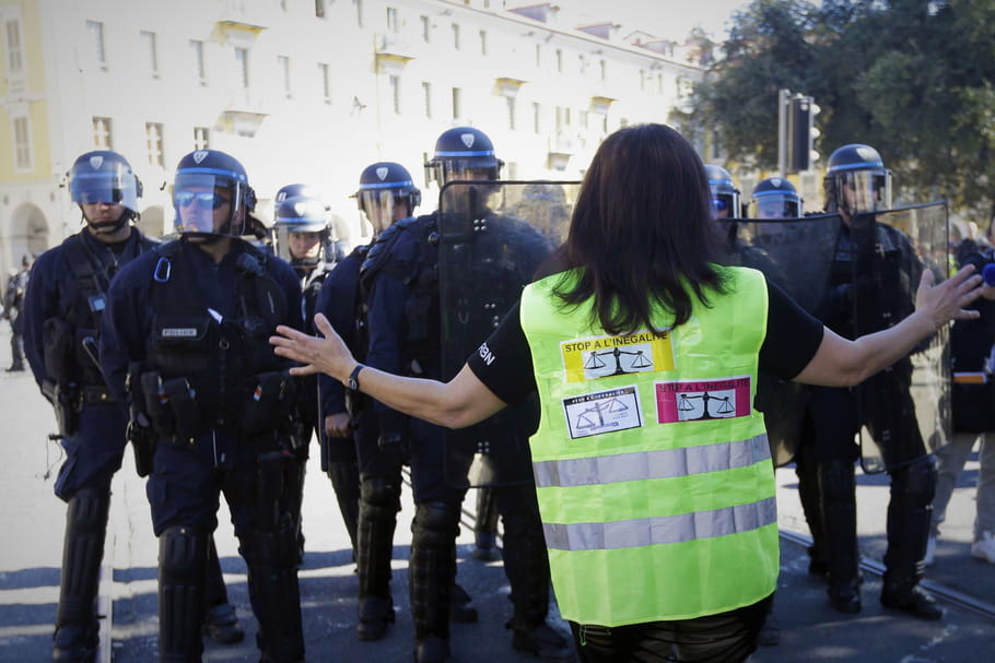 Elles sont Gilets Jaunes : qui sont ces femmes qui manifestent ?