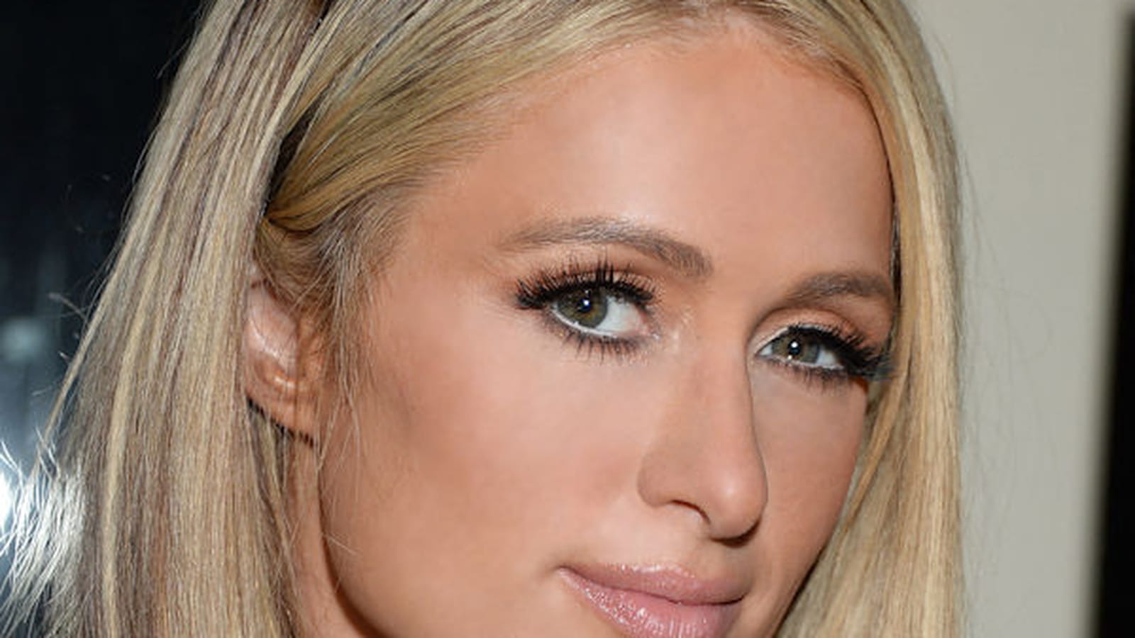 Paris Hilton, cheveux longs 