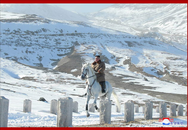 Kim Jong-un gravit des montagnes