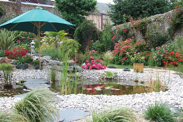 Un jardin clos de mur exposé plein sud