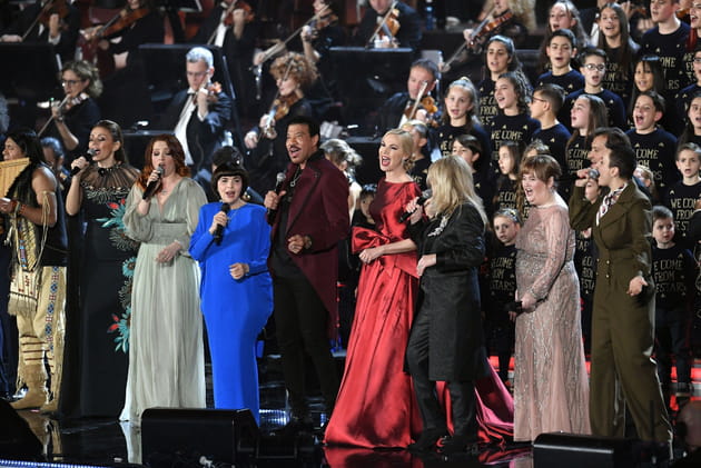 Mireille Mathieu, Lionel Richie et Bonnie Tyler r&eacute;unis au Vatican